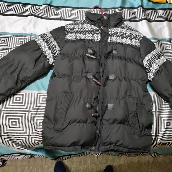Large Black W/white pattern Brave soul Puff Jacket. - Picture 3 of 4